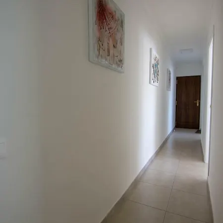 Three Bedroom Goleta Apartment *