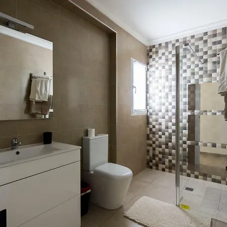 Three Bedroom Goleta Apartment Torrevieja