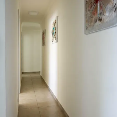 Three Bedroom Goleta Apartment Torrevieja